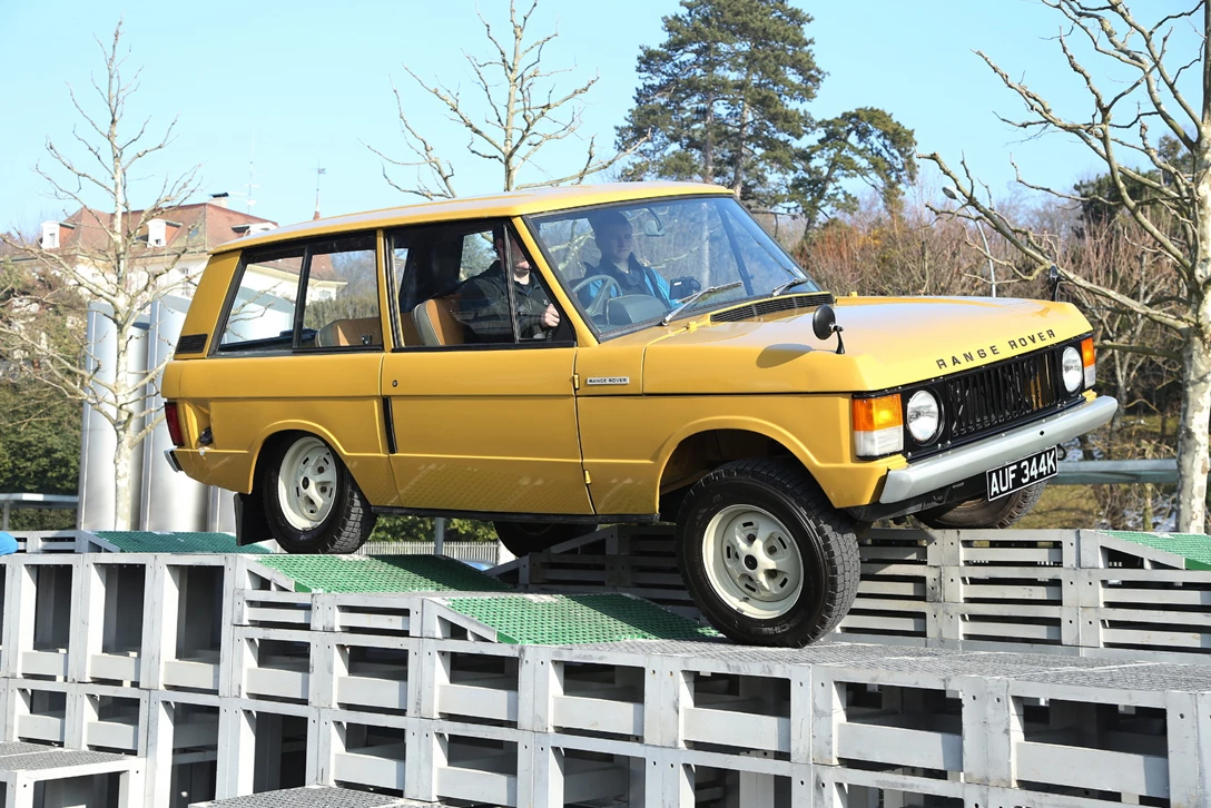 1594842-לנד רובר יום הולדת 70 (6).JPG