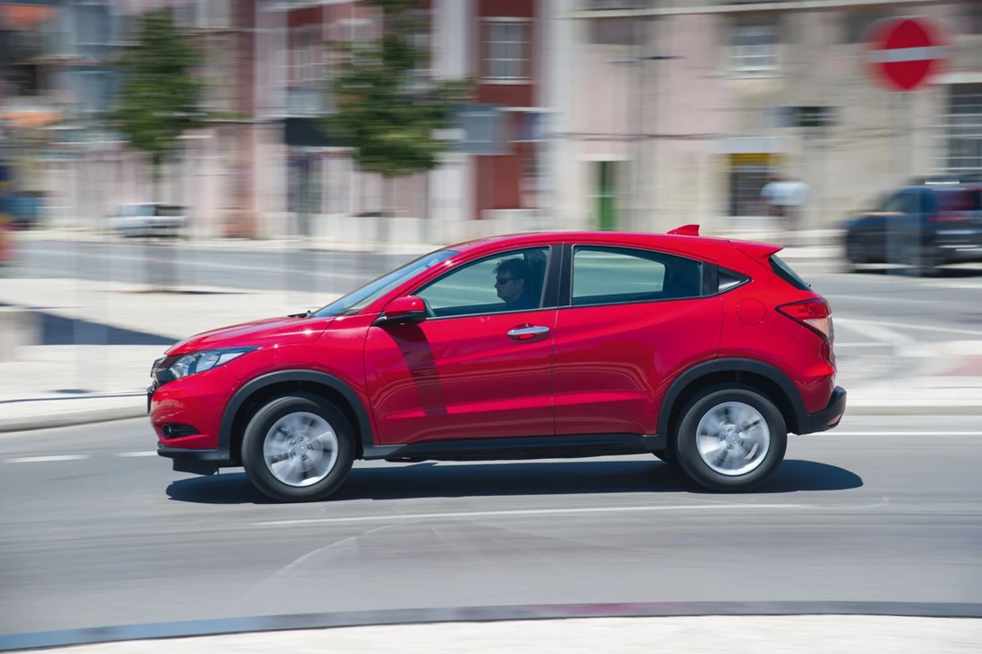 1589685-HR-V  תמונת צד הונדה.JPG