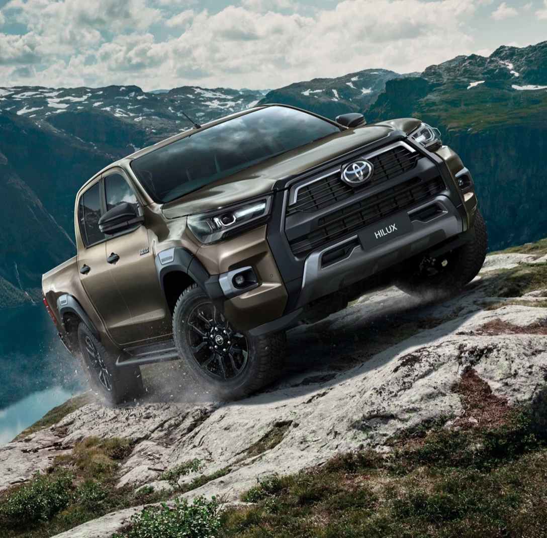 1636775-היילקס סהרה חוץ2.jpg