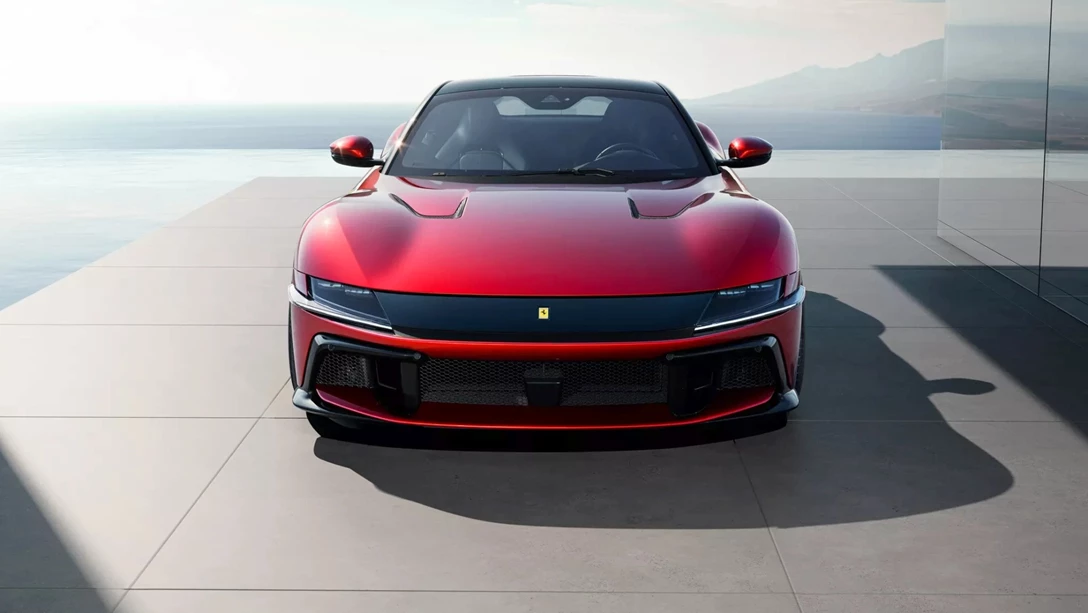 1696720-new_ferrari_v12_ext_05_design_red_media.jpg