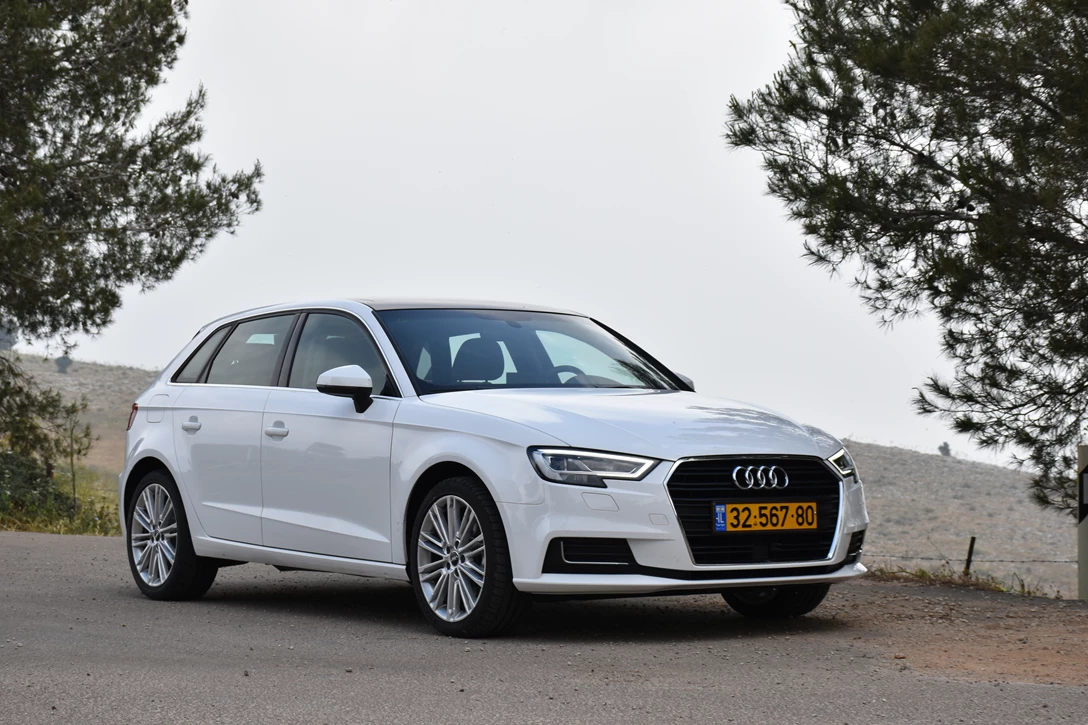 1676279-אודי A3 מנוע 2.0 ליטר גיליון 375 צילום גיא רוטקופ (2).JPG