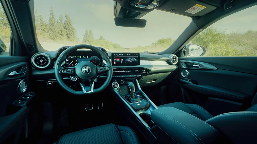 1676525-Alfa Romeo Tonale 2023.00_59_14_09.Still054 copy.jpg