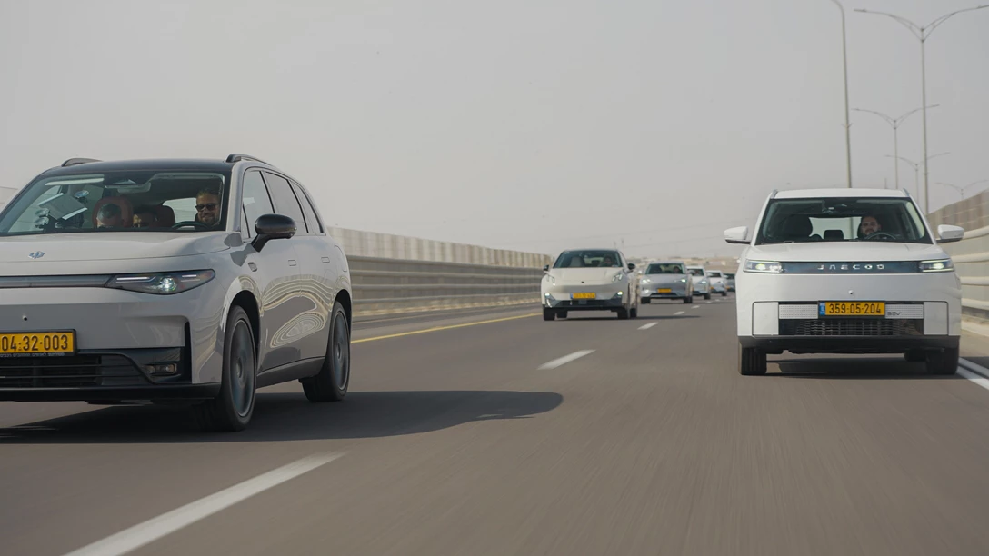 מבחן טווח 2025 - עד 200K.01_00_16_02.Still060-min.jpg