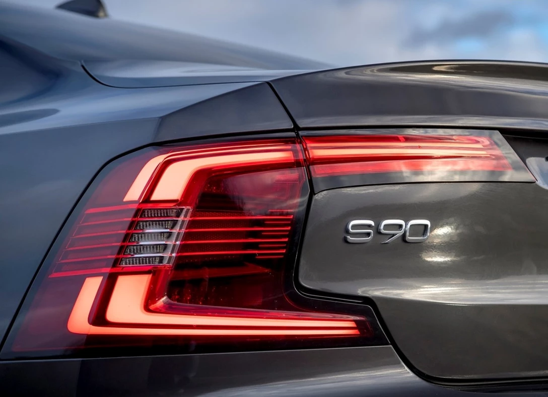 1662110-Volvo-S90-2022-13.jpg