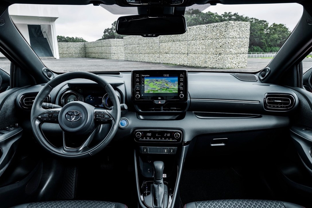 1634607-טויוטהיאריס - 9.jpeg