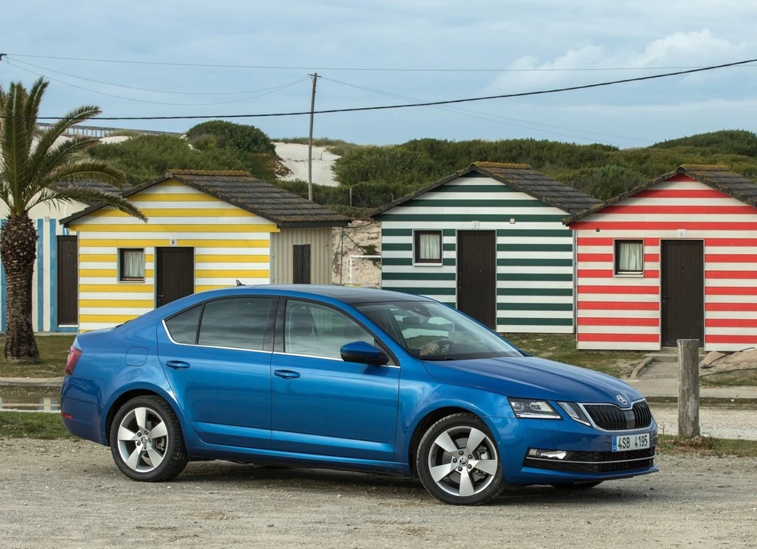 1635568-Skoda-Octavia-2017-03.jpg