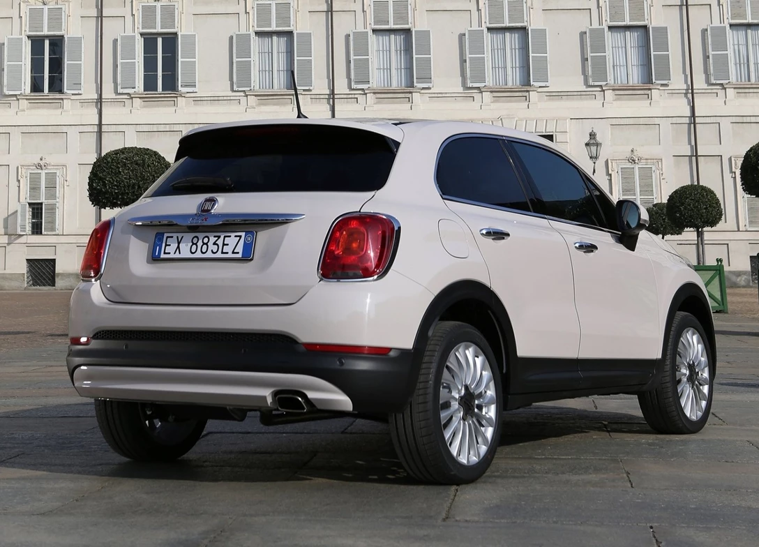 1687864-Fiat-500X-2018-02.jpg