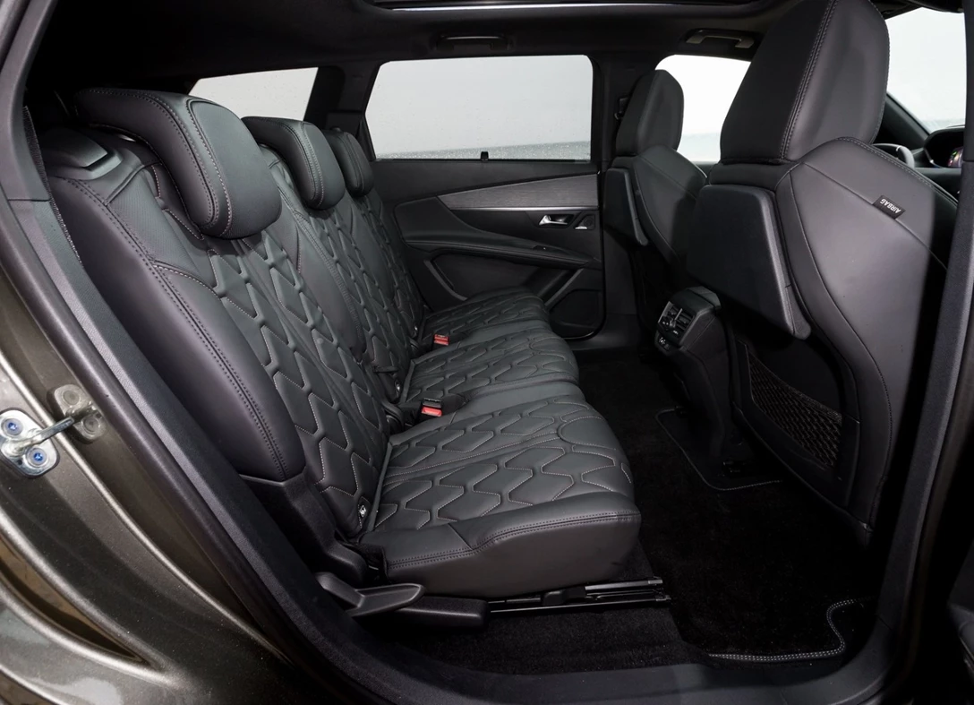 1641119-Peugeot-5008-2019-07.jpg