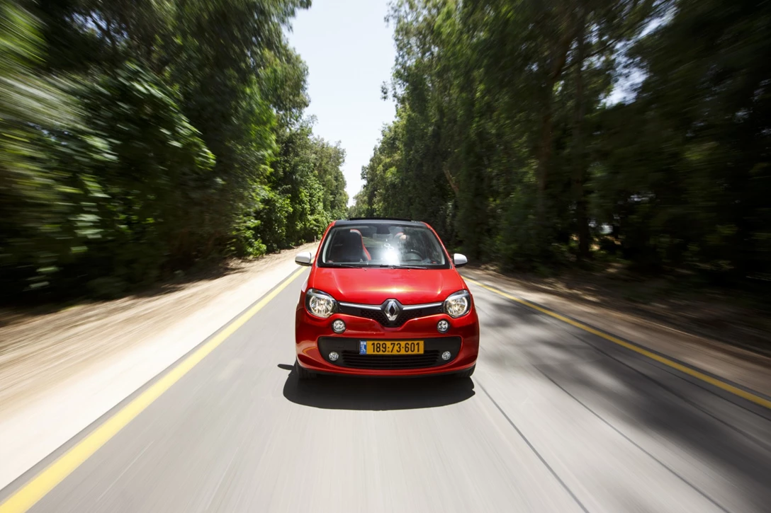 1600383-קטנות פתוחות 2018 - אופל אדם רוקס סיטרואן C1 פיאט 500 500C רנו טווינגו (7).jpg