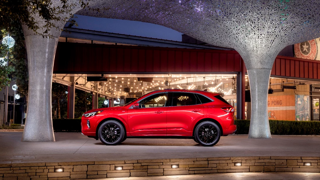 1670116-2023 Ford Escape ST-Line Elite_Rapid Red_05.jpg