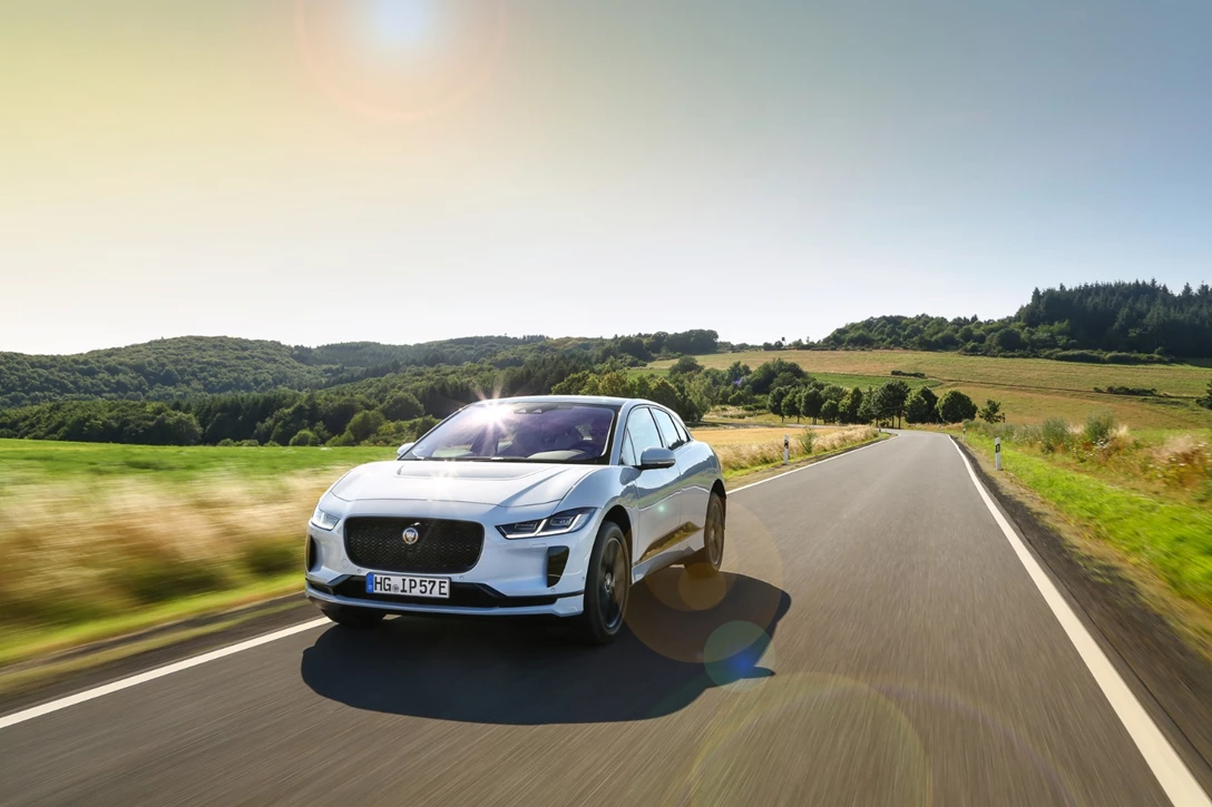 1603761-יגואר i פייס השקה עולמית (19).jpg