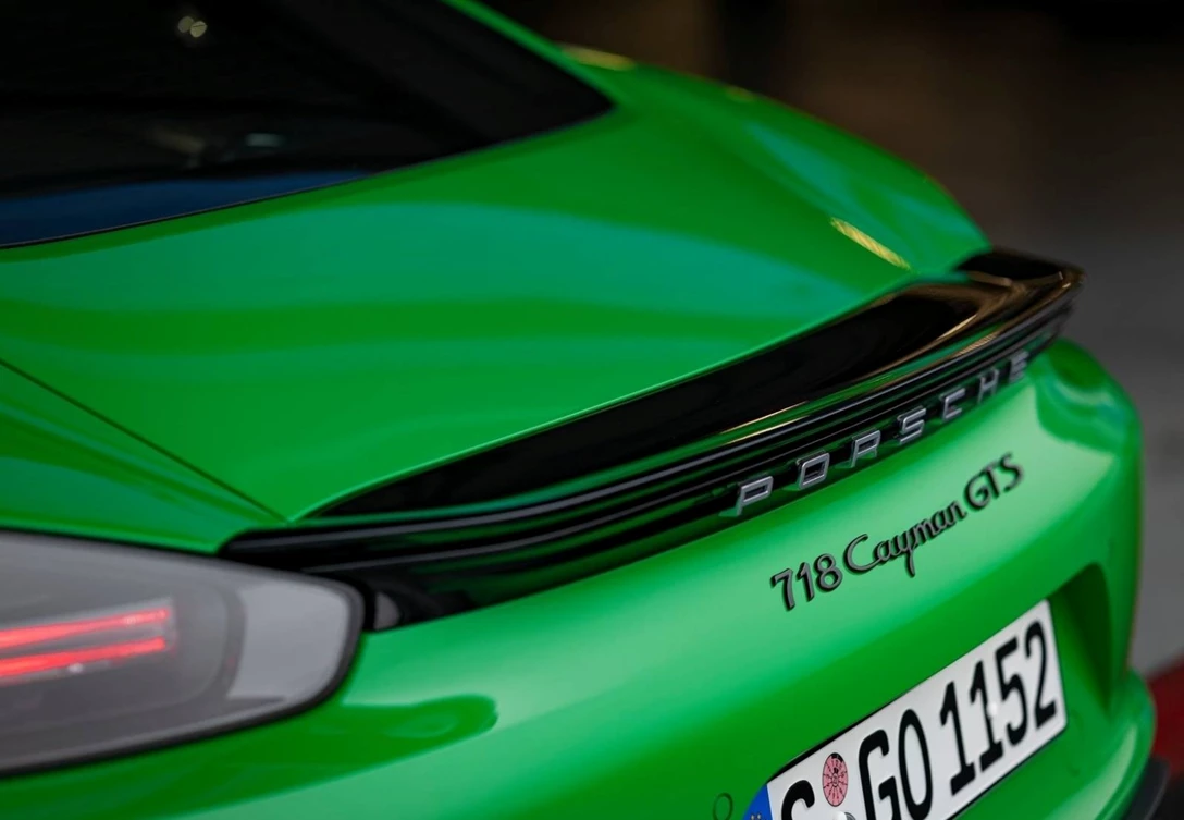 1703250-Porsche-718_Cayman-2024 (15).jpg