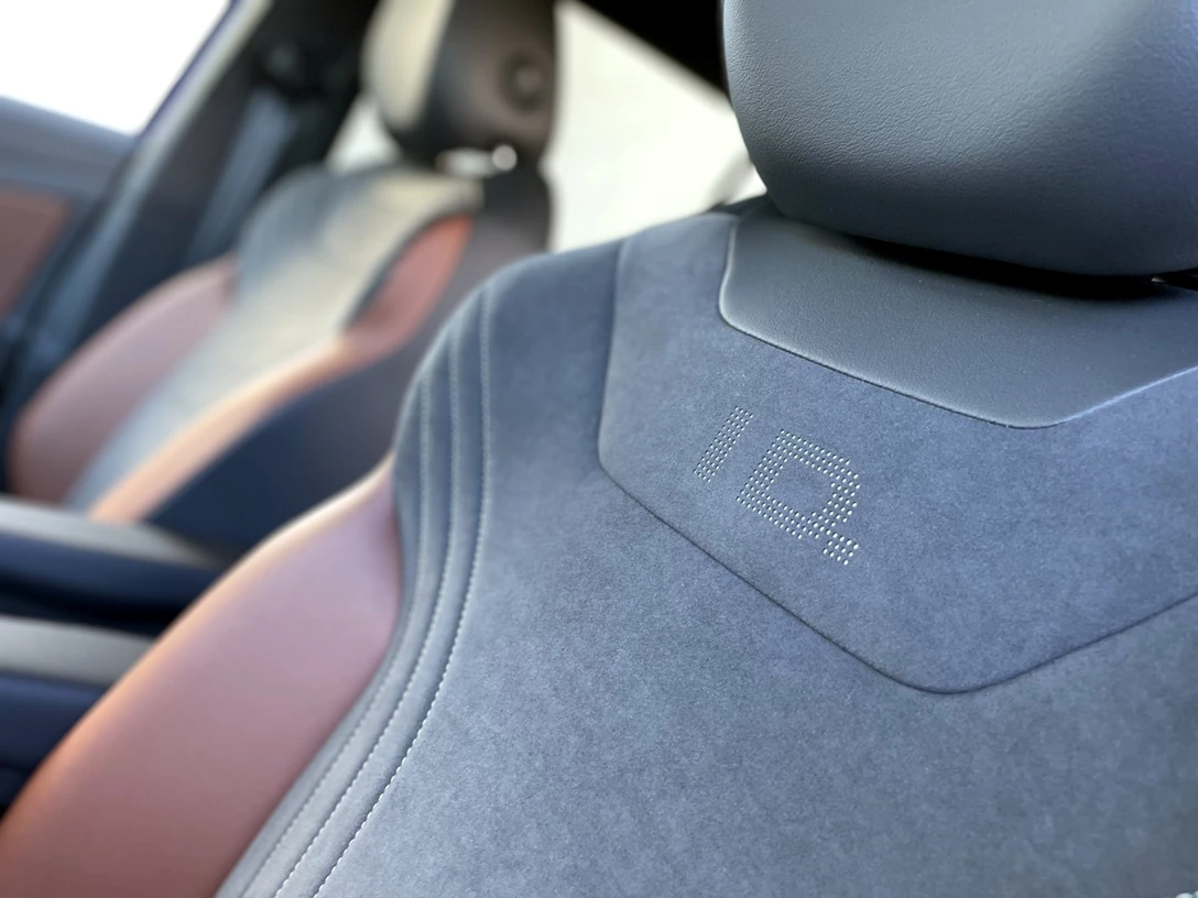 1672095-ID4 - 104-min.jpg