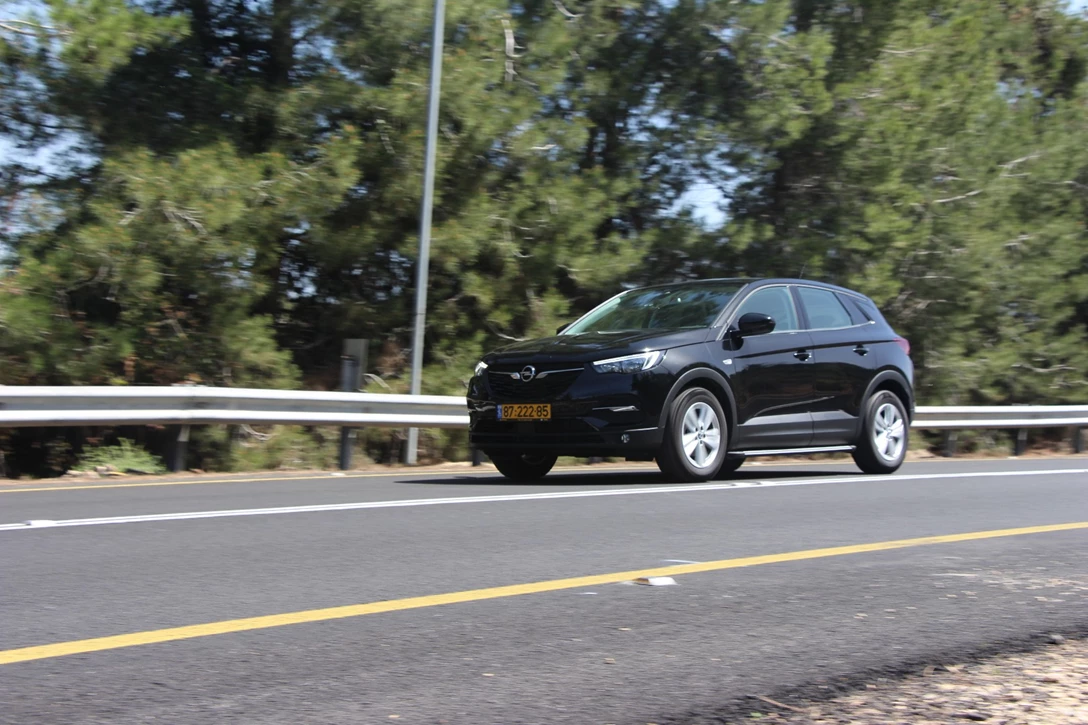 1593533-אופל גרנדלנד X (8).JPG