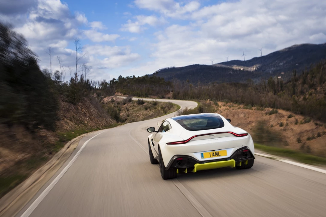 1599130-אסטון מרטין ואנטג מבחן דרכים השקה (27).jpg