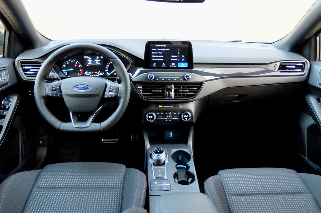 1642000-פורד פוקוס ST ליין מתלה רב חיבורי - 1.jpeg