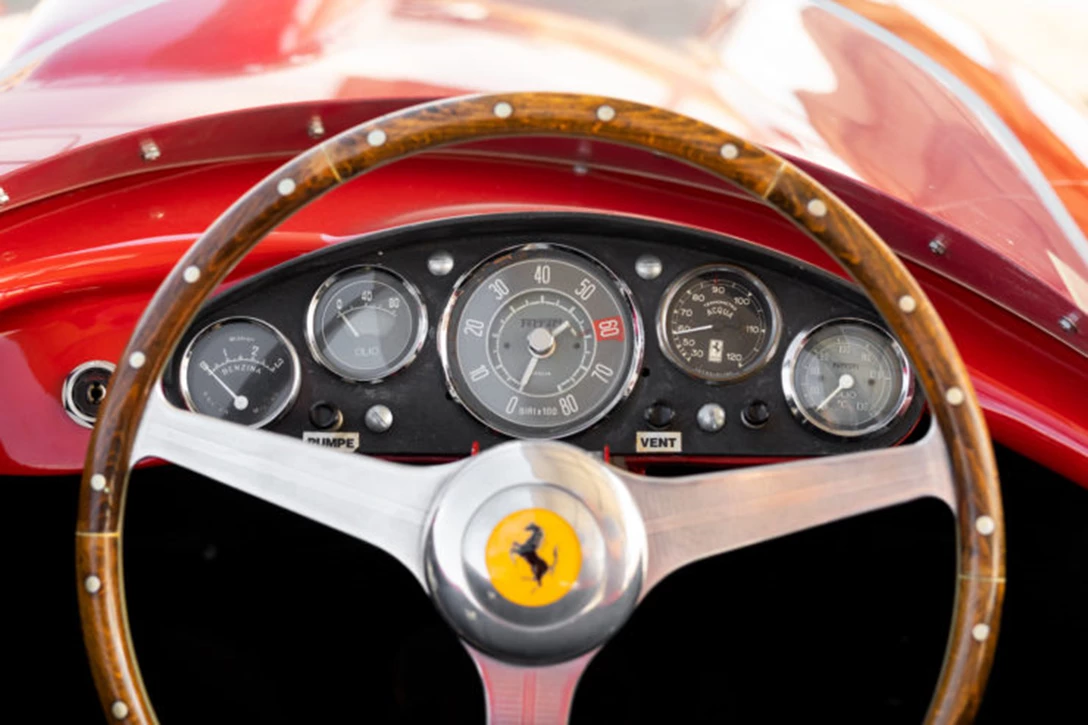 1666111-Ferrari-410-Sport-Spider-5-740x493.jpg