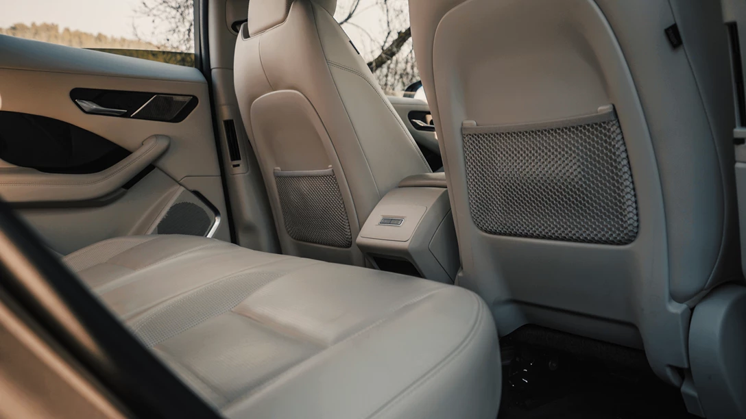 1611378-Interior 003.jpg