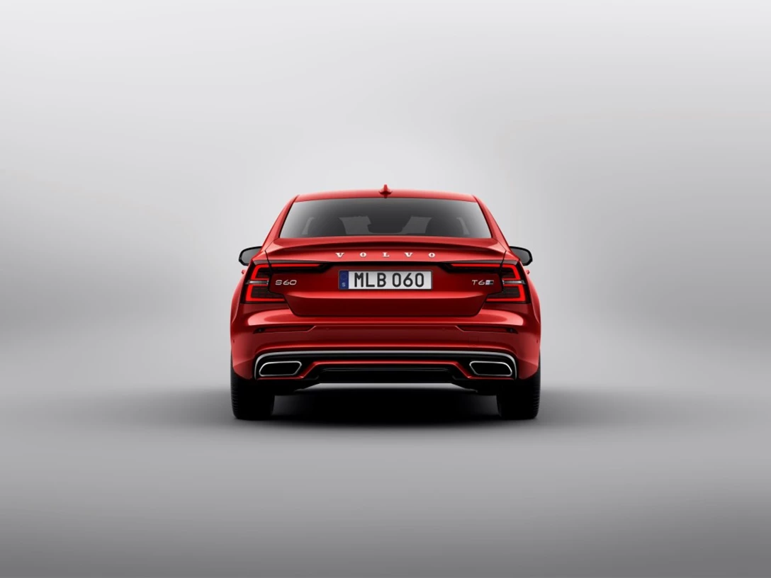 1597579-230891_New_Volvo_S60_R-Design_exterior.jpg