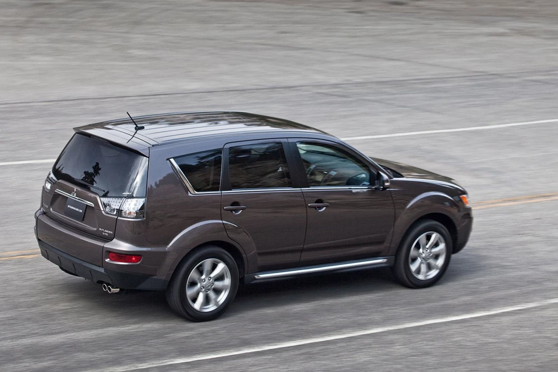 מיצובישי אאוטלנדר 2010