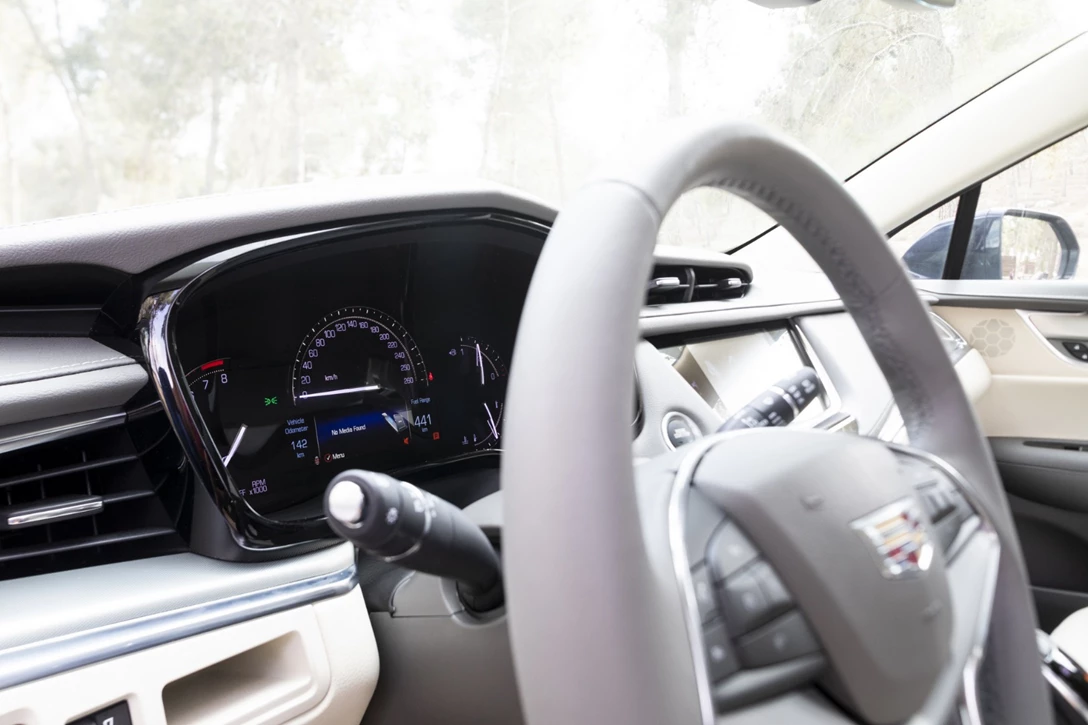 1606239-קאדילק XT5 (4).jpg