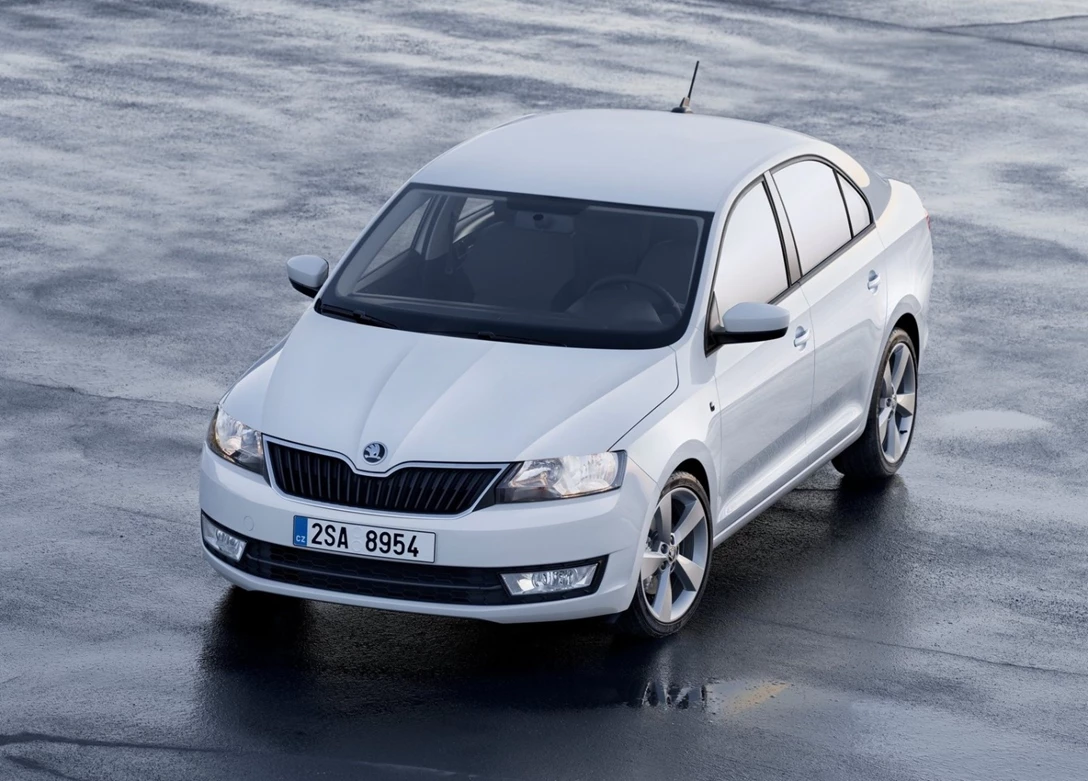 1646437-Skoda-Rapid- (3).jpg