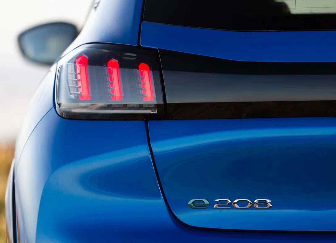 1651957-Peugeot-208-2021-13.jpg