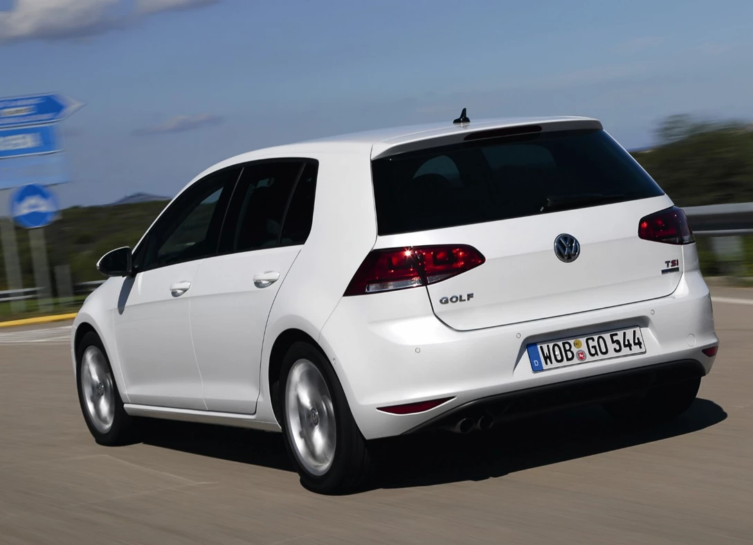 1670449-Volkswagen-Golf-2013-02.jpg