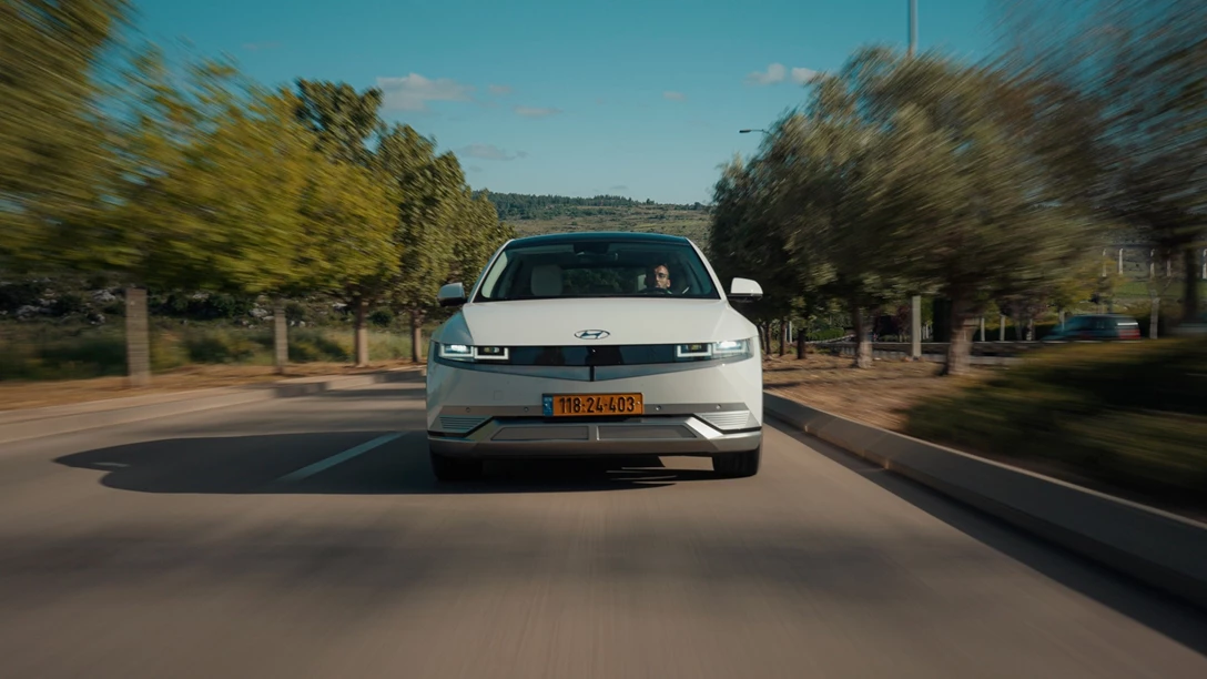 1681668-Hyundai IONIQ 5 vs Skoda Enyaq vs KIA EV6 vs TOYOTA BZ4X - 2023.02_36_39_05.Still233 copy.jpg