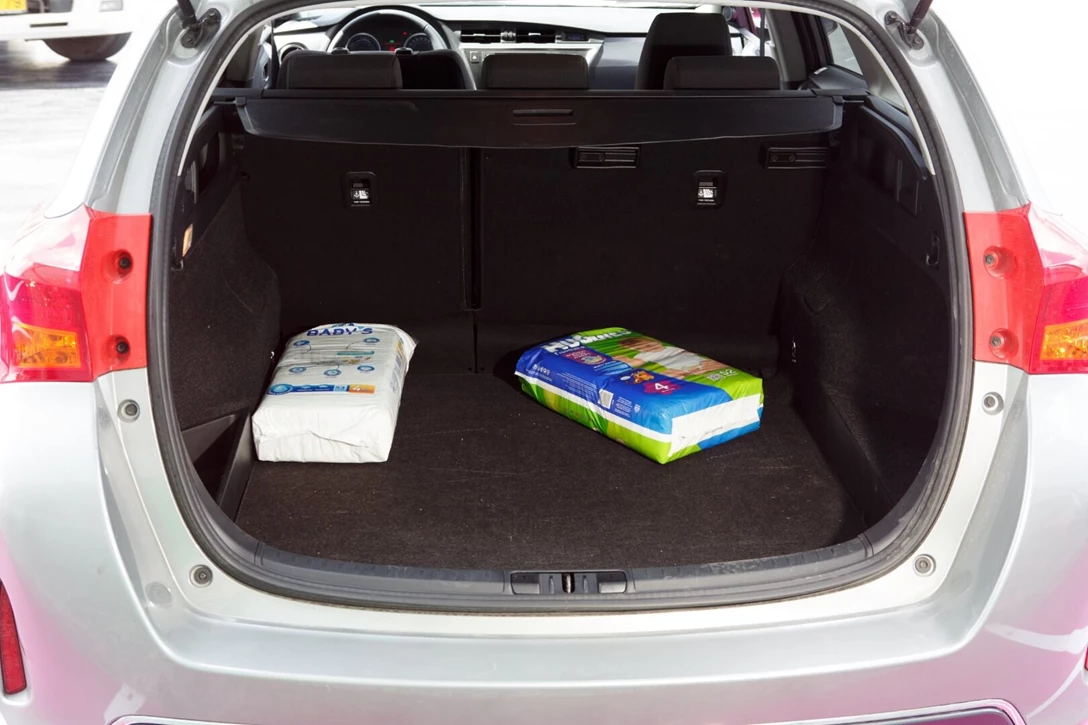 1628902-17-טויוטה אוריס משומשת תומר פדר (7).jpg