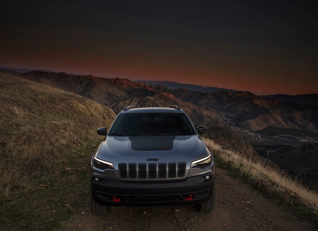 1669221-Jeep-Cherokee-2022-04.jpg