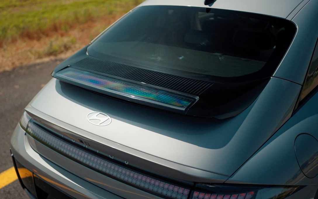 1682650-Hyundai IONIQ 6 2023.00_50_50_19.Still107 copy.jpg