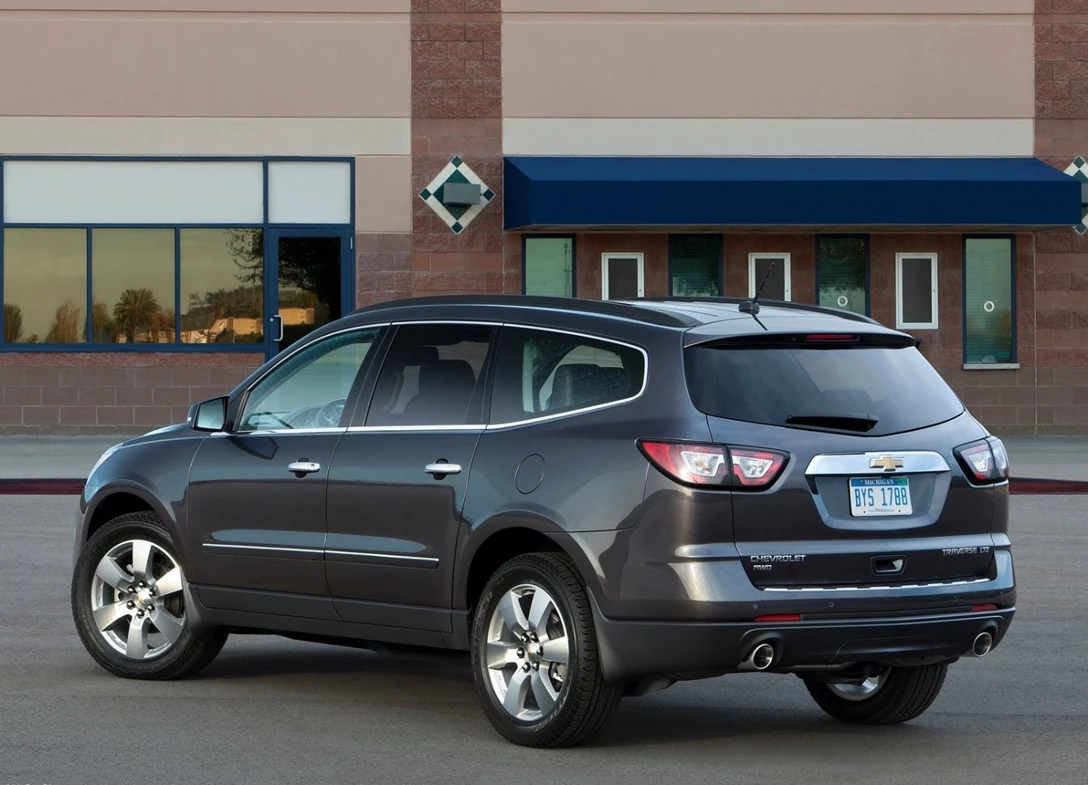 1647441-Chevrolet-Traverse-2016-02.jpg