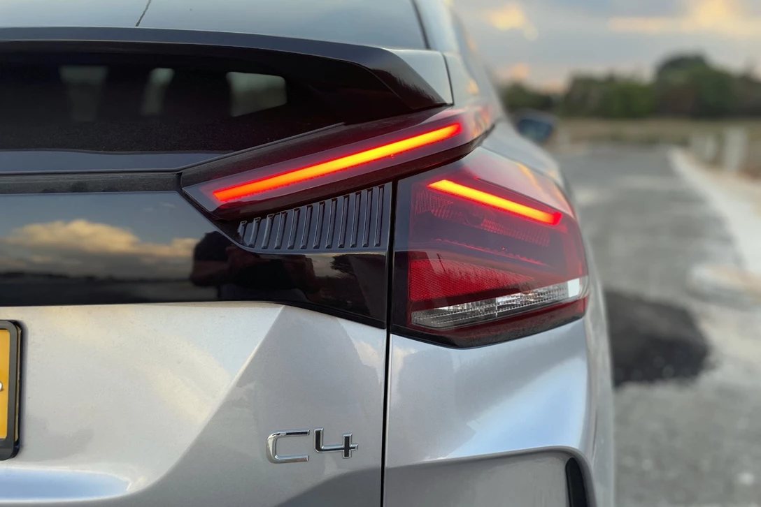 1651708-02-C4 - 25.jpg