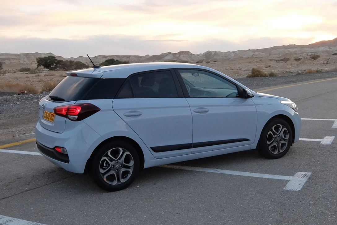 1608545-יונדאי i20 (7).JPG