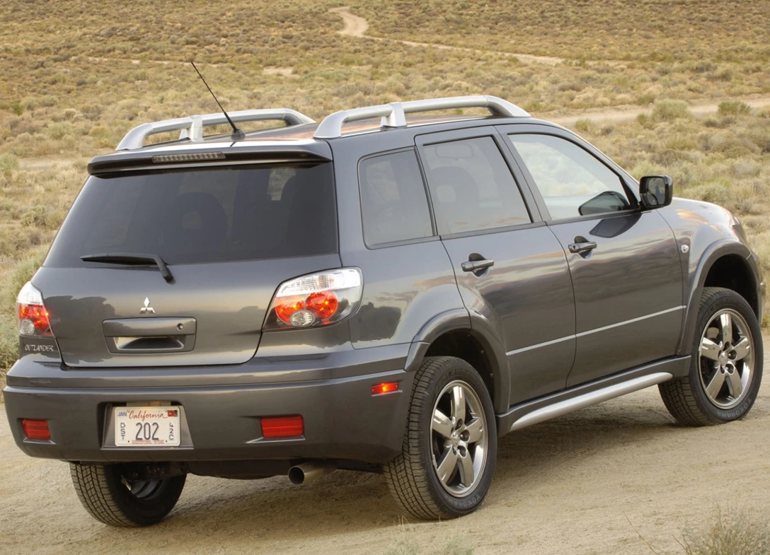 1599975-Mitsubishi-Outlander_SE-2006-1600-0e.jpg