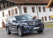 1669604-Mercedes-Benz-GLS-2017-01.jpg