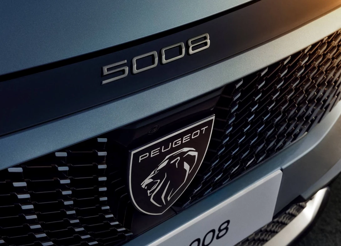 1707320-Peugeot-5008-2025-11.jpg