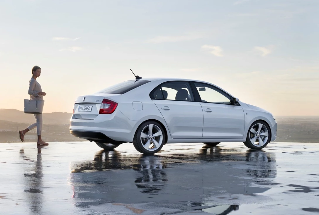 1646436-Skoda-Rapid- (4).jpg