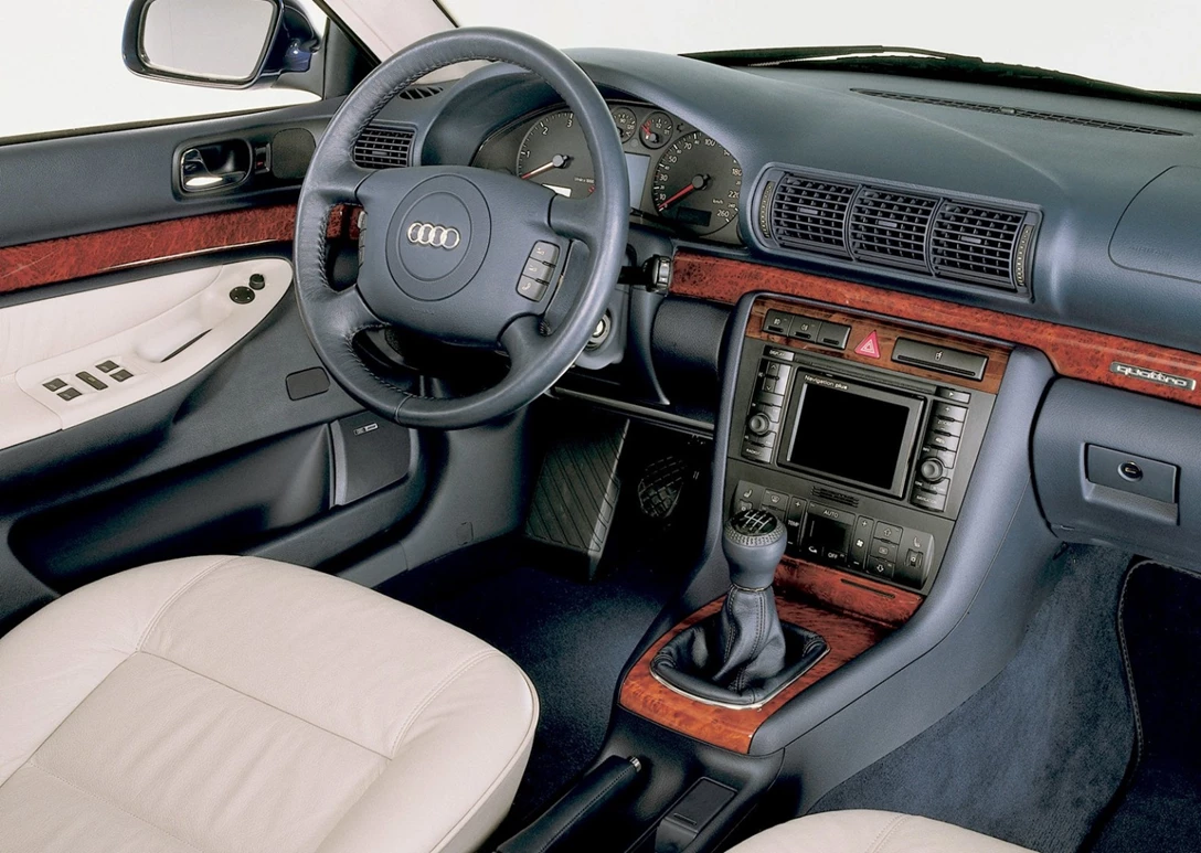 1597922-Audi-A4 7.jpg