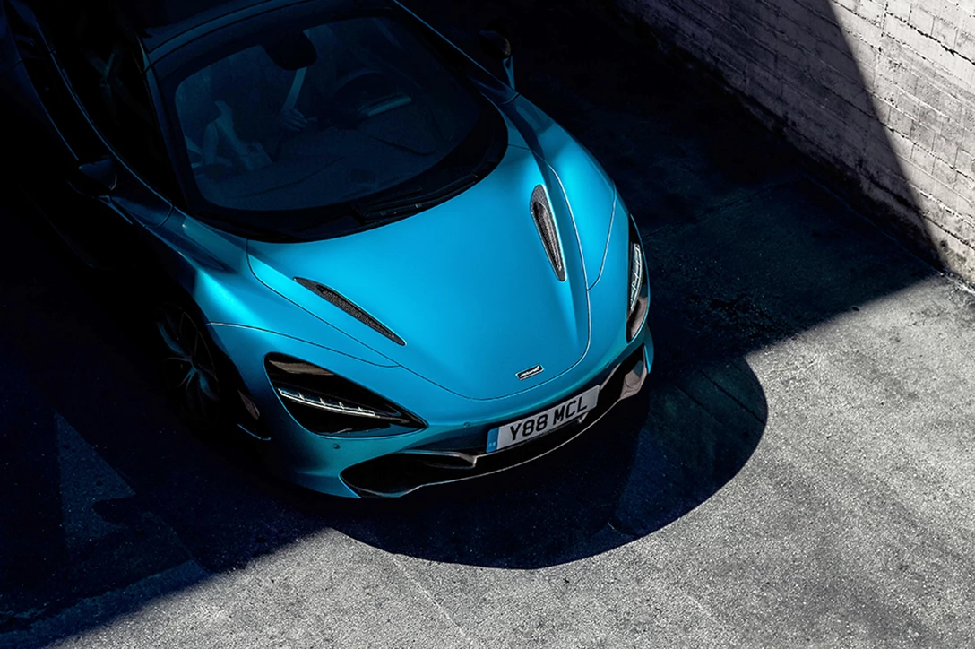 1607102-Large-9947-McLarensettoraisetheroof copy.jpg