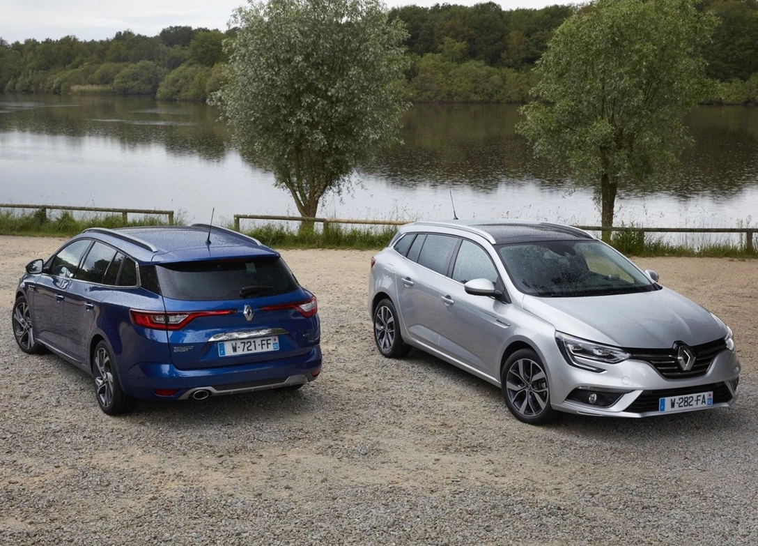 1645811-Renault-Megane_Estate-2017-1600-2f.jpg