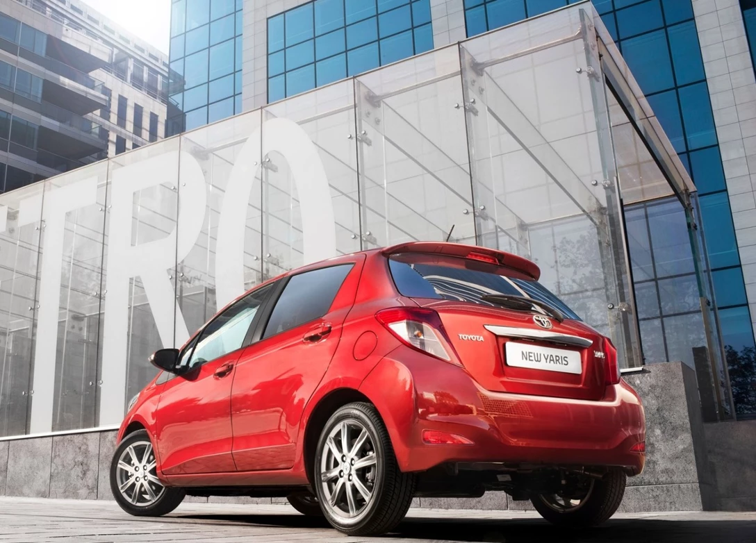 1644553-Toyota-Yaris-2013-03.jpg