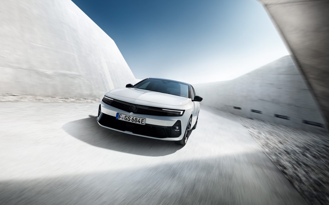 1668709-אופל אסטרה GSE04_opel_astra_gse_520353-633309f24f51c.jpeg