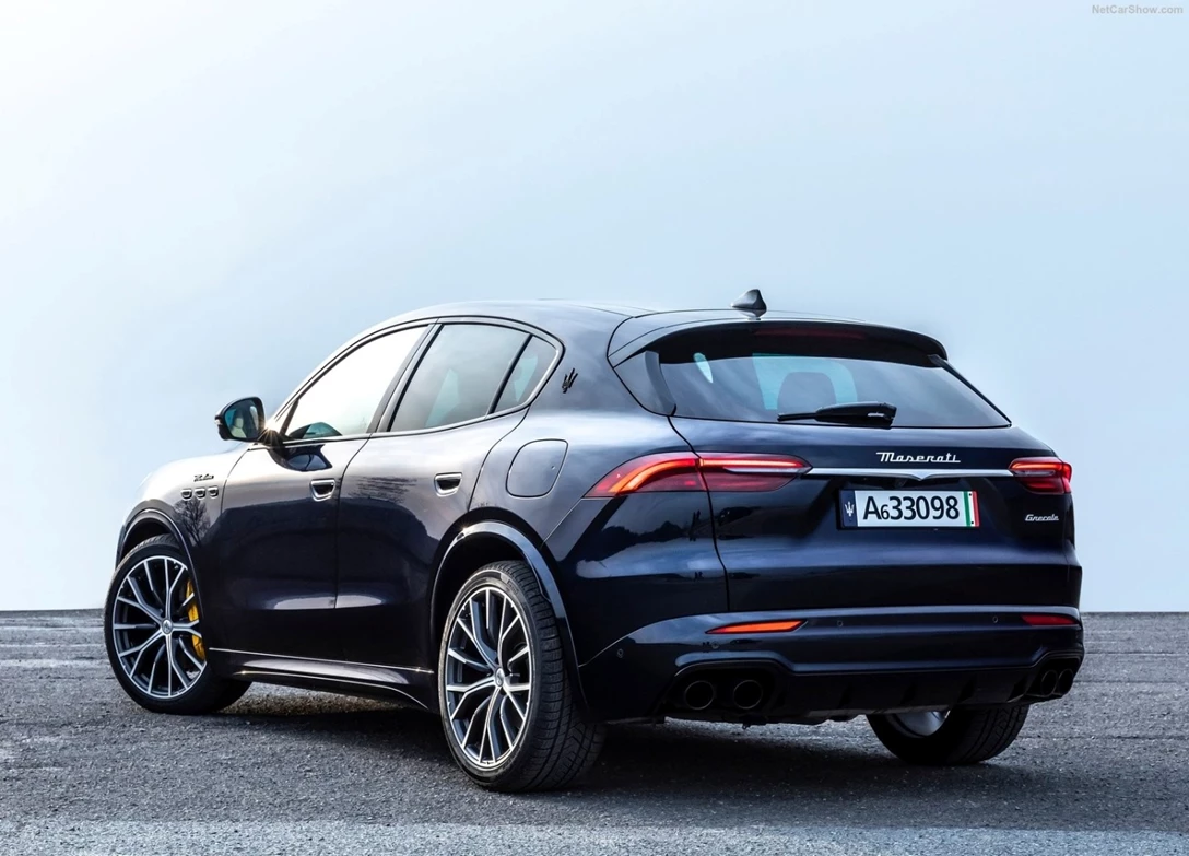 1685093-Maserati-Grecale-2023-03.jpg