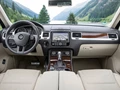 1589229-Volkswagen-Touareg 7.jpg
