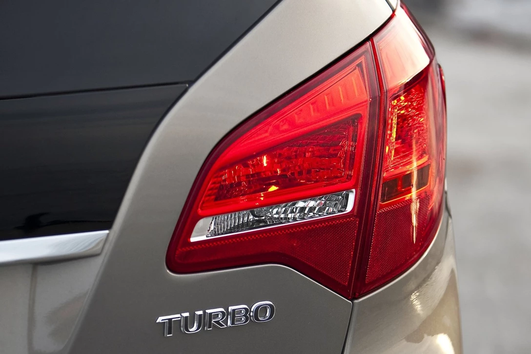 אופל מריבה 2011