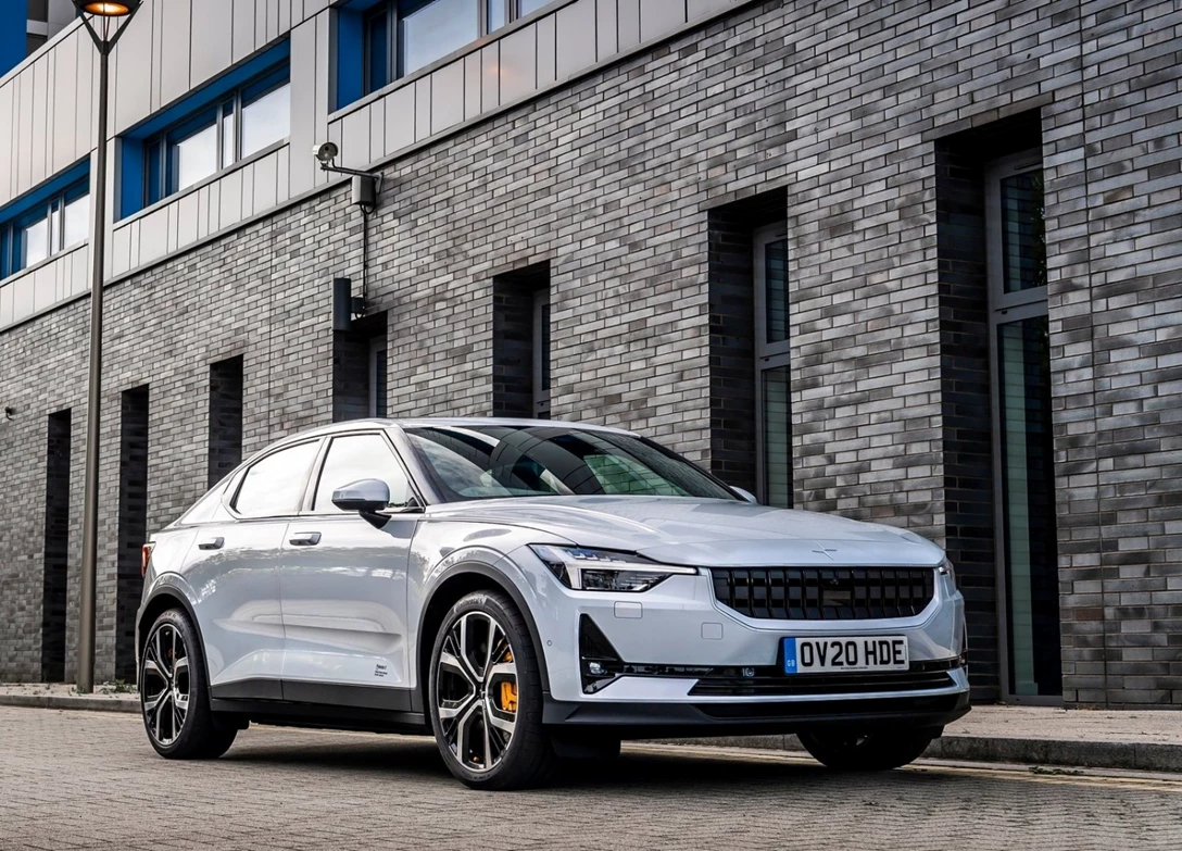 1680688-Polestar-2-2023-01.jpg