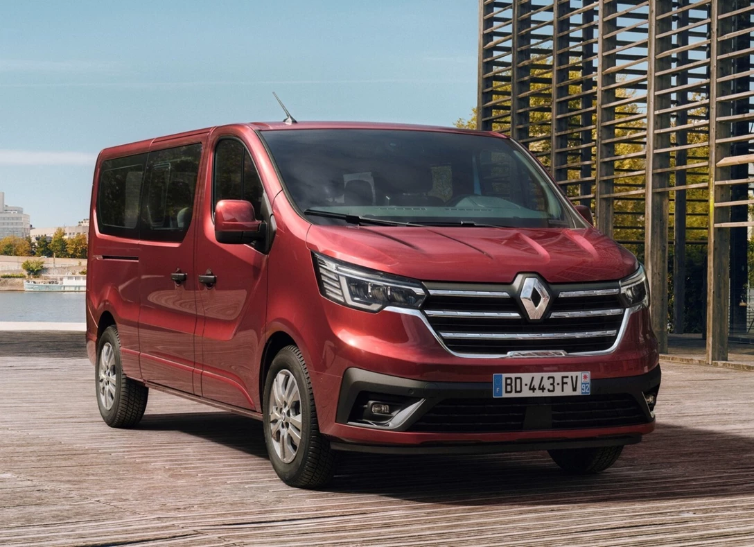 1684370-Renault-Trafic-2023-01.jpg