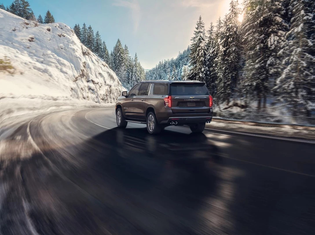1627008-2021-Chevrolet-Suburban-HighCountry-002.jpg